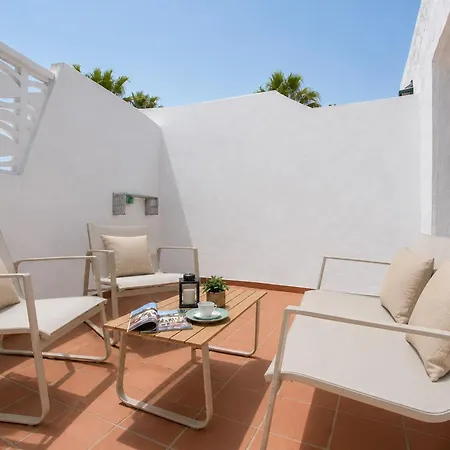 Apartman Oasis Duna _ Casa Aizea Pool
